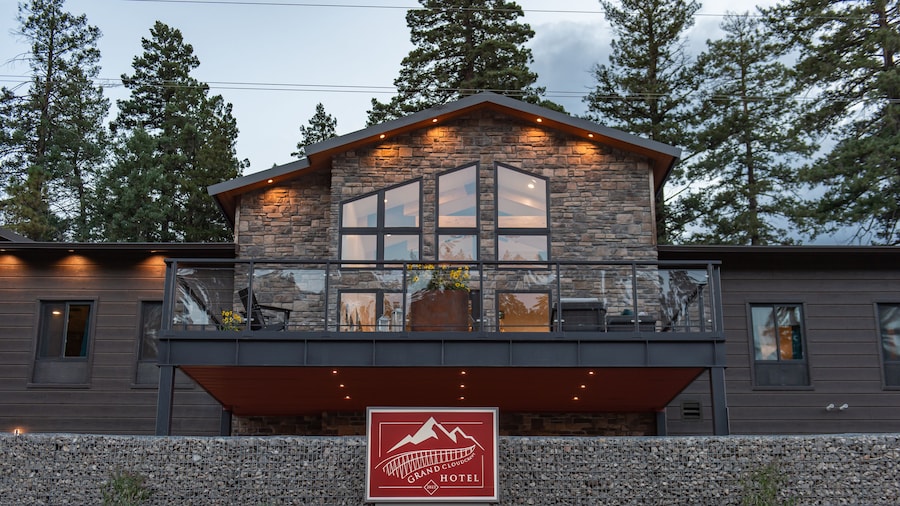 Grand Cloudcroft Hotel