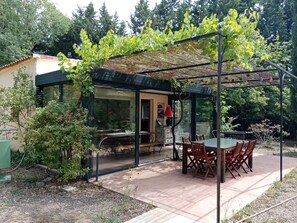 Outdoor dining - Havre de paix swimming pool & pétanque - Gîte 3* 6 pers - Var (Pignans)