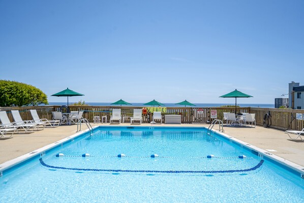 Piscine extérieure (ouverte en saison)