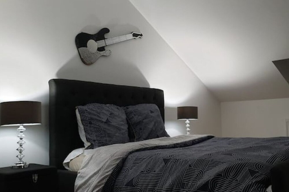 Spacious apartment in the heart of chalon overlooking the rooftops