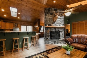 Smart TV, fireplace