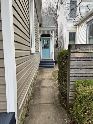 Exterior detail - Centrally located, very walkable to bars and restaurants. 7 minutes to Downtown! (Louisville)