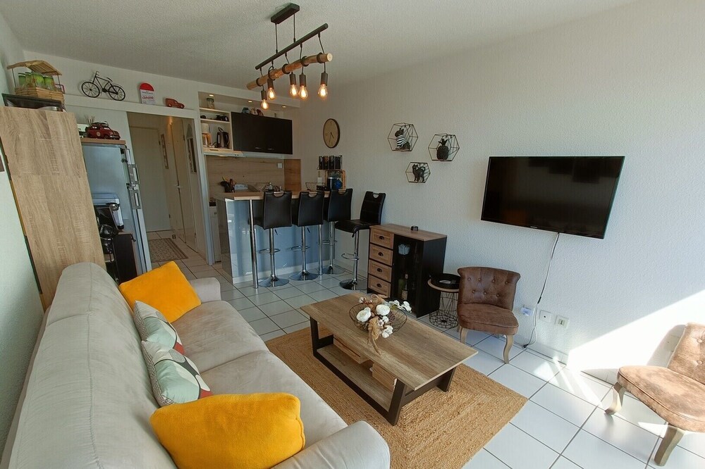 Very functional apartment with sea view