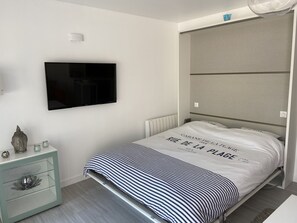 1 bedroom, iron/ironing board, free WiFi, bed sheets