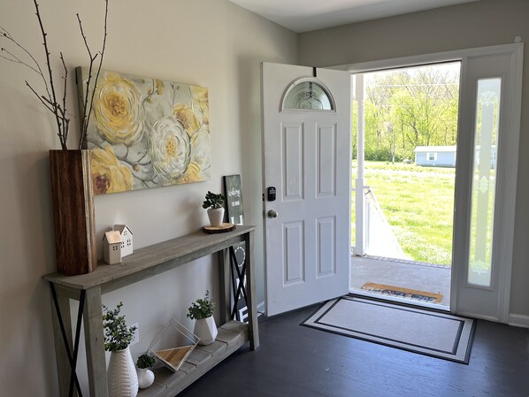 Interior - The Lodge @ Greens Mill - 30% discount for 28+ days (Spring Hill)