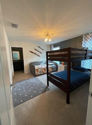 8 chambres, Wi-Fi, draps fournis