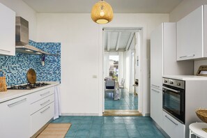 Kühlschrank, Ofen, Herdplatte, Geschirrspüler