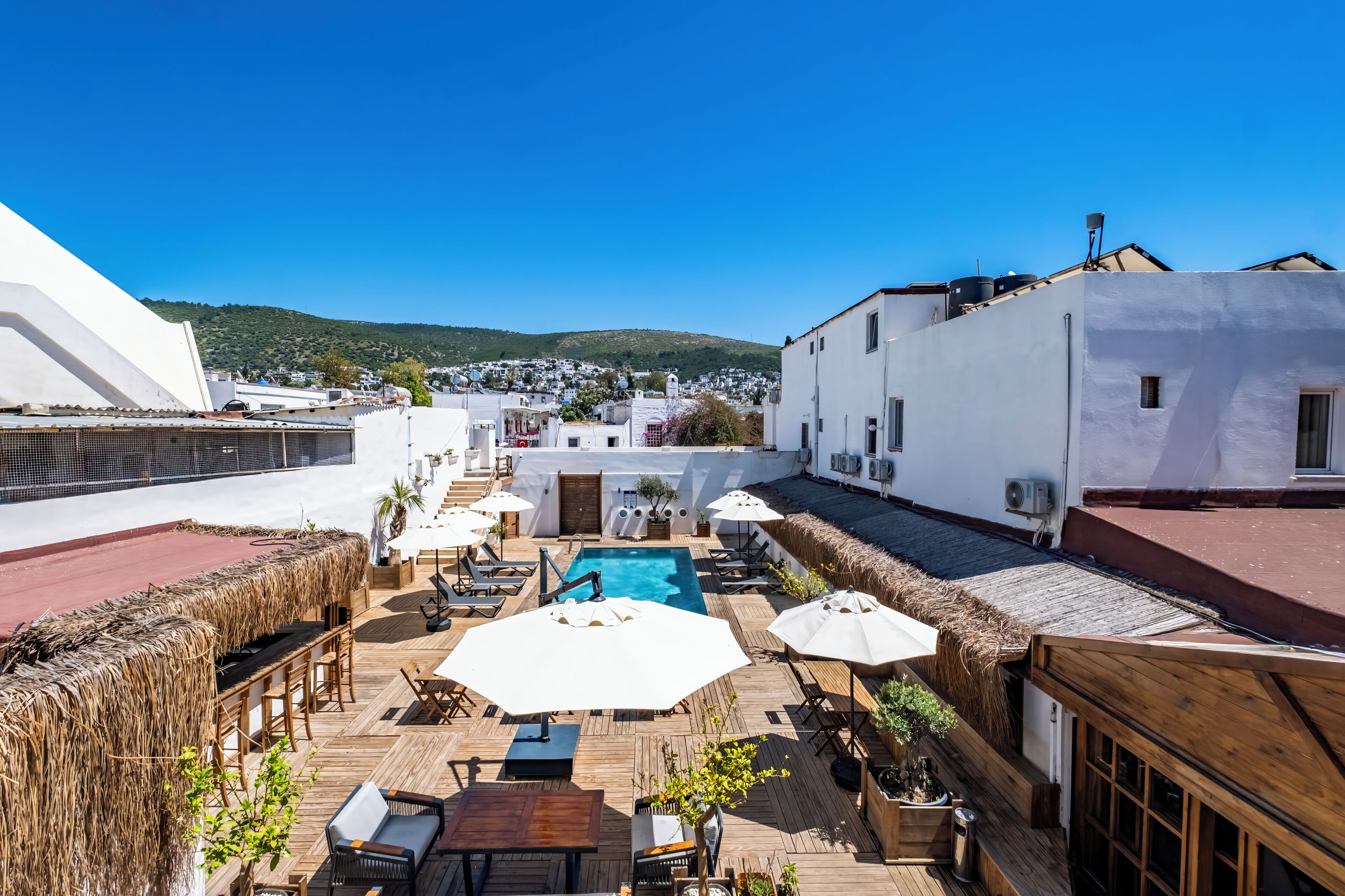 Superior Triple Room, Balcony | Minibar, blackout drapes, free cribs/infant beds, free WiFi