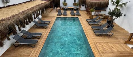 Seasonal outdoor pool