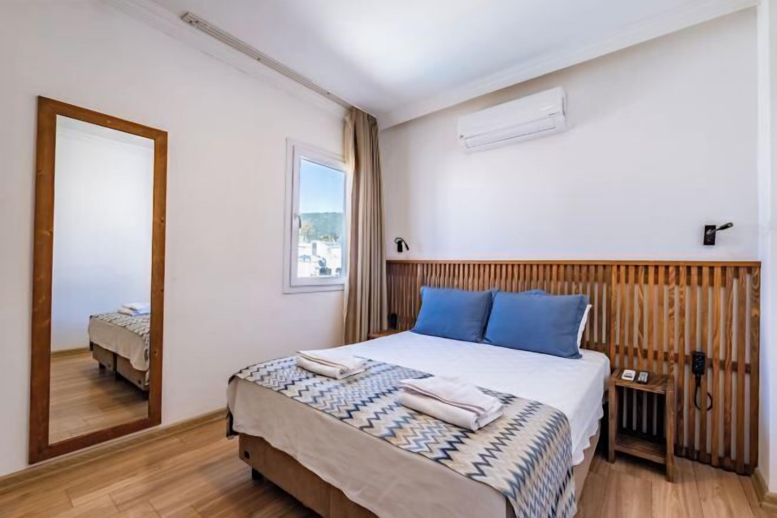 Minibar, cortinas blackout, cunas gratuitas y wifi gratis 