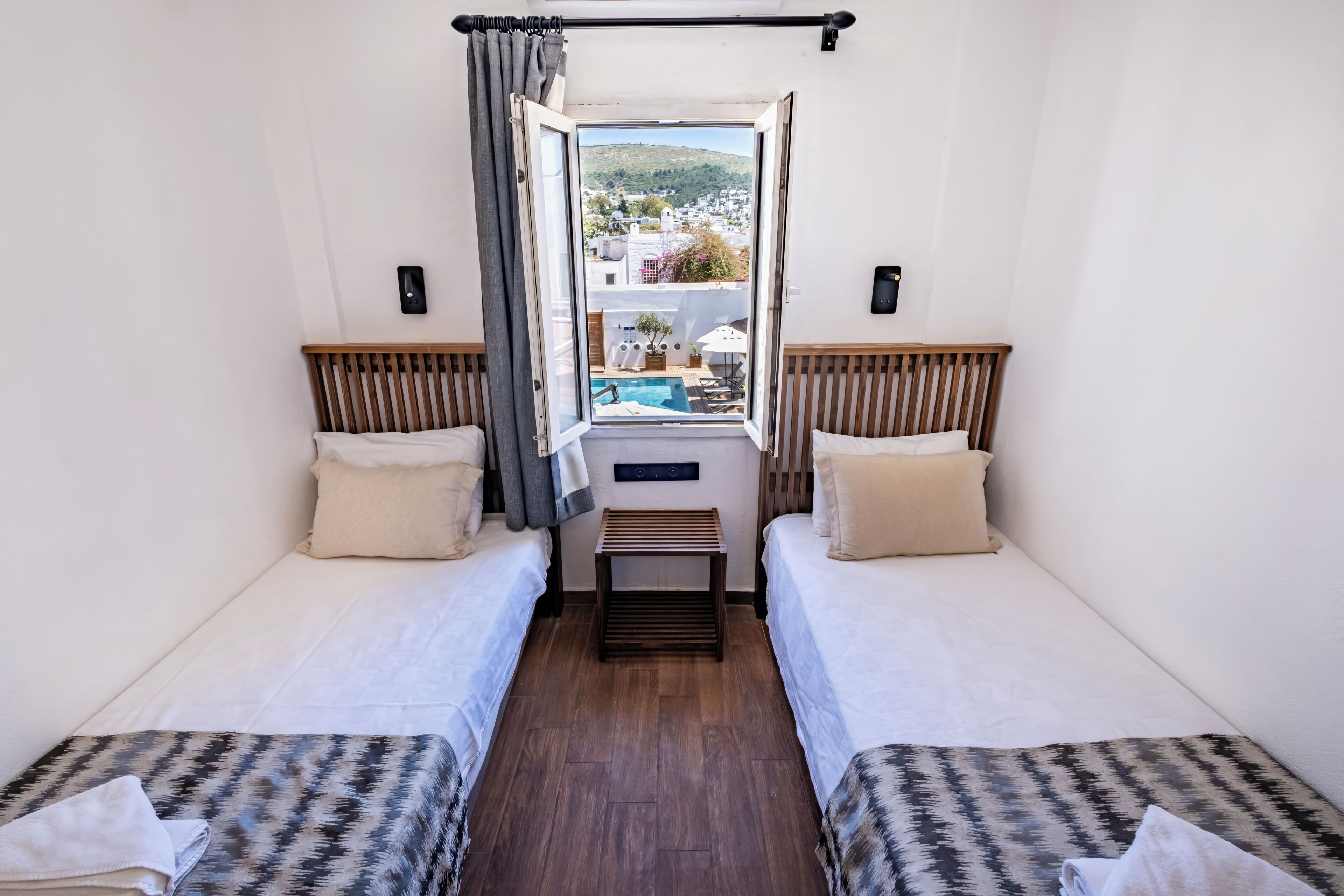 Superior Double or Twin Room, Pool View | Minibar, blackout drapes, free cribs/infant beds, free WiFi