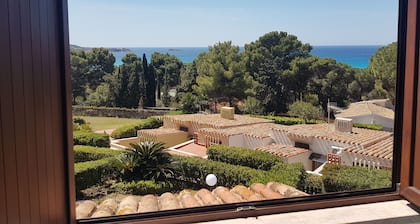 House in residence with swimming pool- 5 min from Campulongu beach