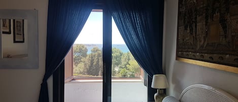3 chambres, fer et planche à repasser, Wi-Fi gratuit, draps fournis