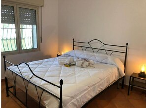 3 chambres, fer et planche à repasser, Wi-Fi, literie fournie