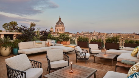 Exterior. Bvlgari Hotel Roma