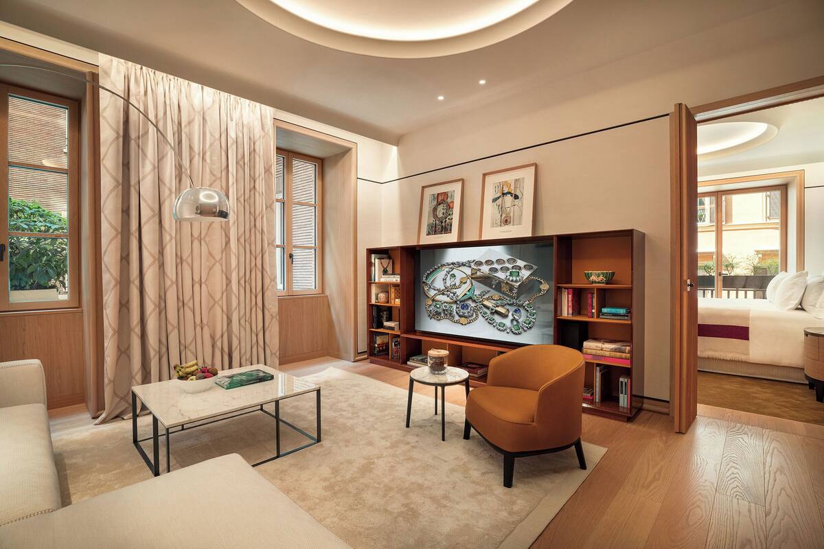 Superior Suite, 1 Bedroom, City View | Hypo-allergenic bedding, minibar, in-room safe, desk