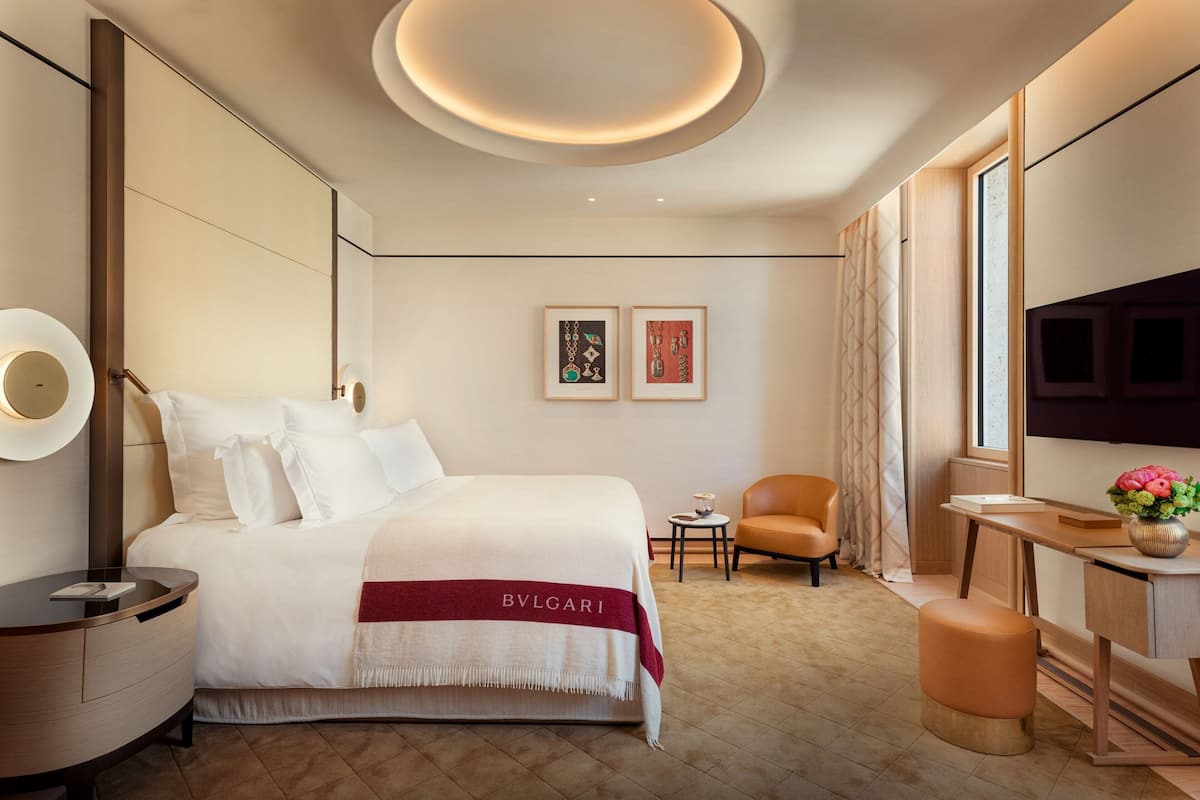 Superior Room, 1 Katil Raja (King), City View | Peralatan tempat tidur hipoalergenik, bar mini, peti besi dalam bilik