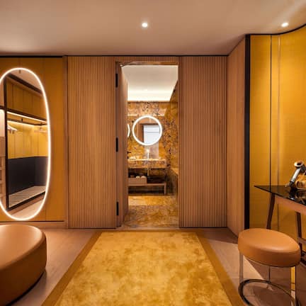 Deluxe Suite, 1 Bedroom, City View | Hypo-allergenic bedding, minibar, in-room safe, desk