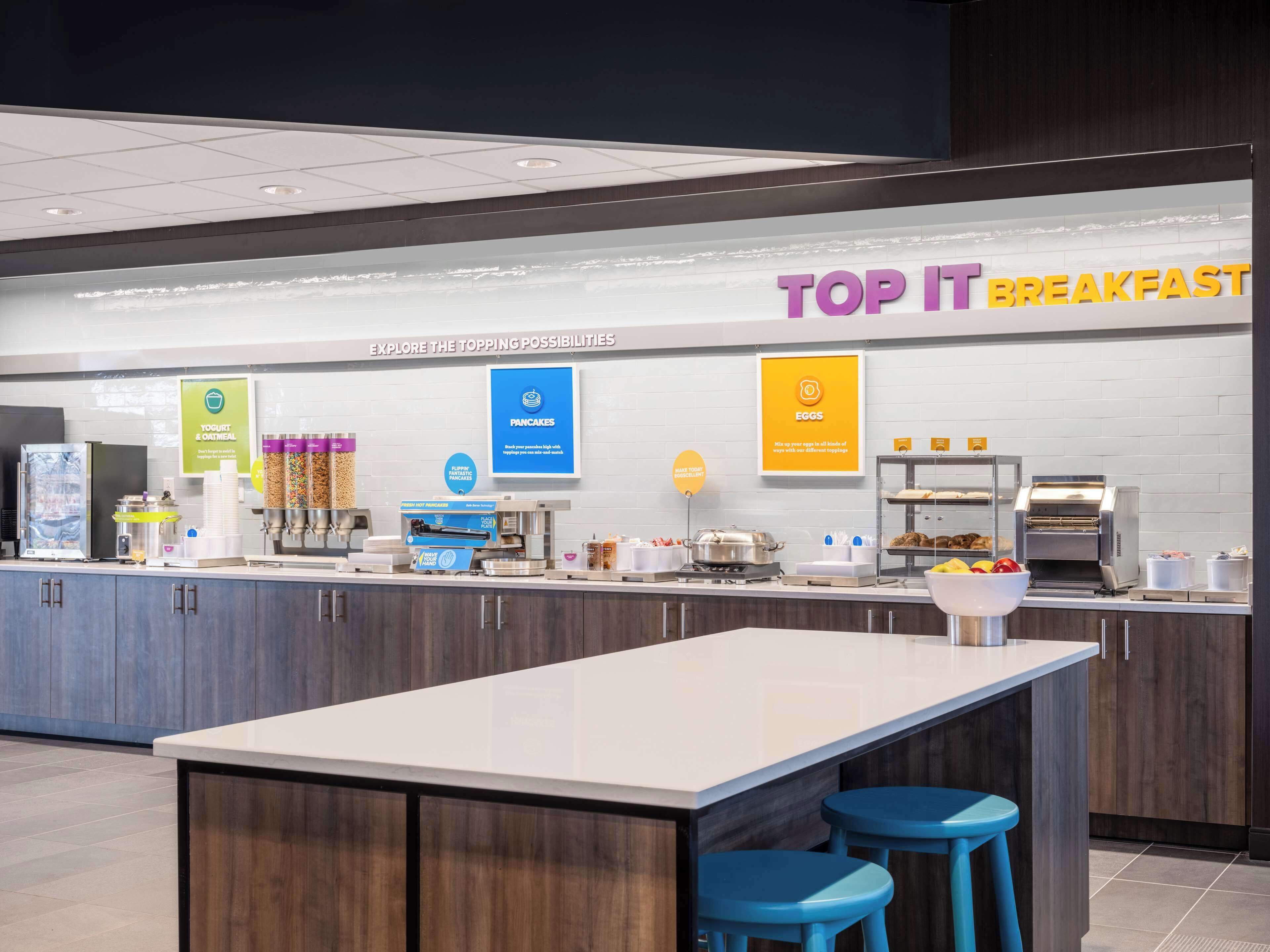 Café da manhã com buffet grátis todos os dias
