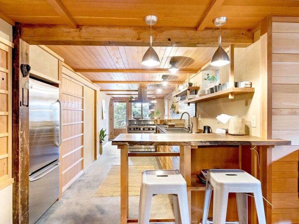 Japanese Craftsman Abode - Mississippi Historic District