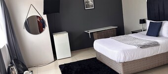 Sunrise Room - en-suite bathroom (Bed Only)