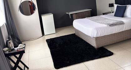 Sunrise Room - en-suite bathroom (Bed Only)