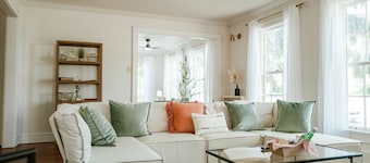 Rare East Side Gem! Walk > Lake Michigan. Historic Flat by Beach, UWM, Lake Park
