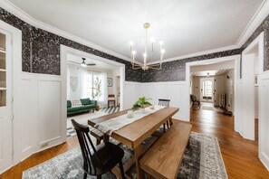 Interior - Rare East Side Gem! Walk > Lake Michigan. Historic Flat by Beach, UWM, Lake Park (Milwaukee)