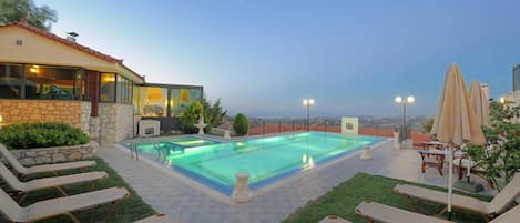 Piscine extérieure