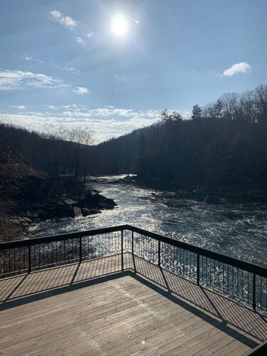 Autumn Escape Ohiopyle Hideaway: Sleeps 4 · 2BR 1BA · Hot Tub Fire Pit Grill