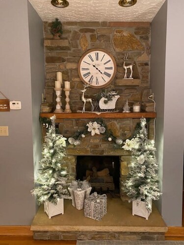 Fall Getaway Mill Run Inn: Sleeps 12 · 5BR 5BA · Hot Tub Fire Pit Grill Pool