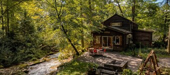 Fall Getaway Creek Haven: Sleeps 6 · 3BR 1BA · Hot Tub Fire Pit Grill Fireplace