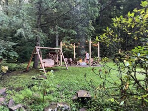 Children’s area - Hemlock Lodge · Hot Tub< Fire Pit & Game Room (Farmington)