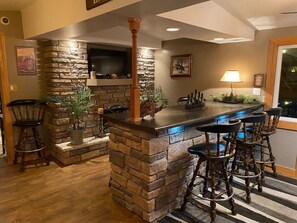 Bar (on property) - Fall Getaway Camp Sideways Sleeps 6 · 3BR 1BA · Hot Tub Fire Pit Grill Fireplace (Confluence)