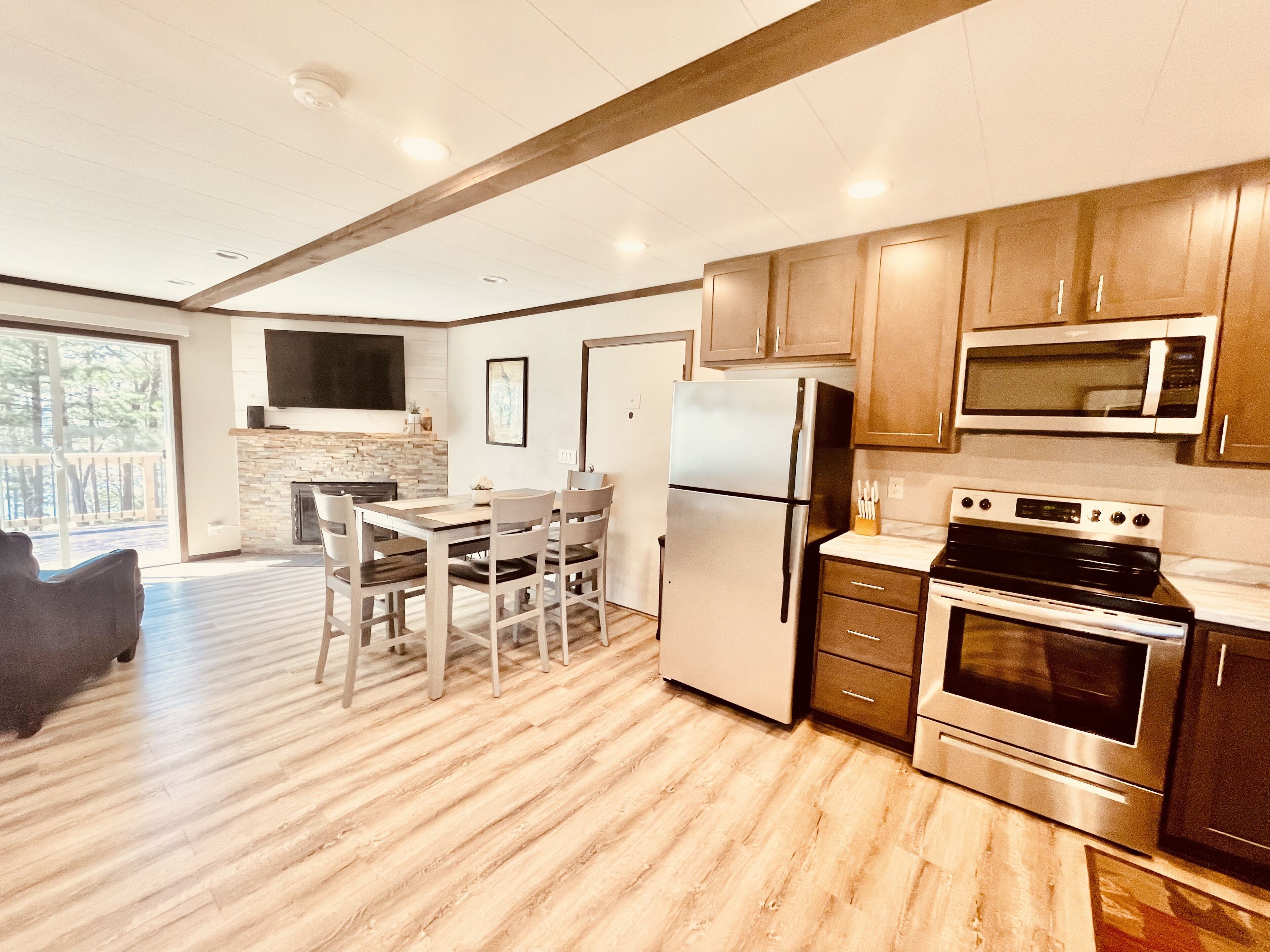 Castle Rock Lakefront Home, with pier, sand bottom, and wrap around deck