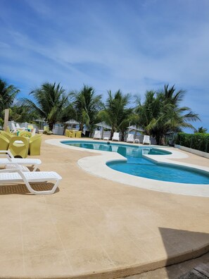 Outdoor pool - 5TH FLR OCEANFRONT CONDO, PEACEFUL, AMAZING SUNSET, VIEW FROM EVERY ROOM, POOL (Palo Grande)
