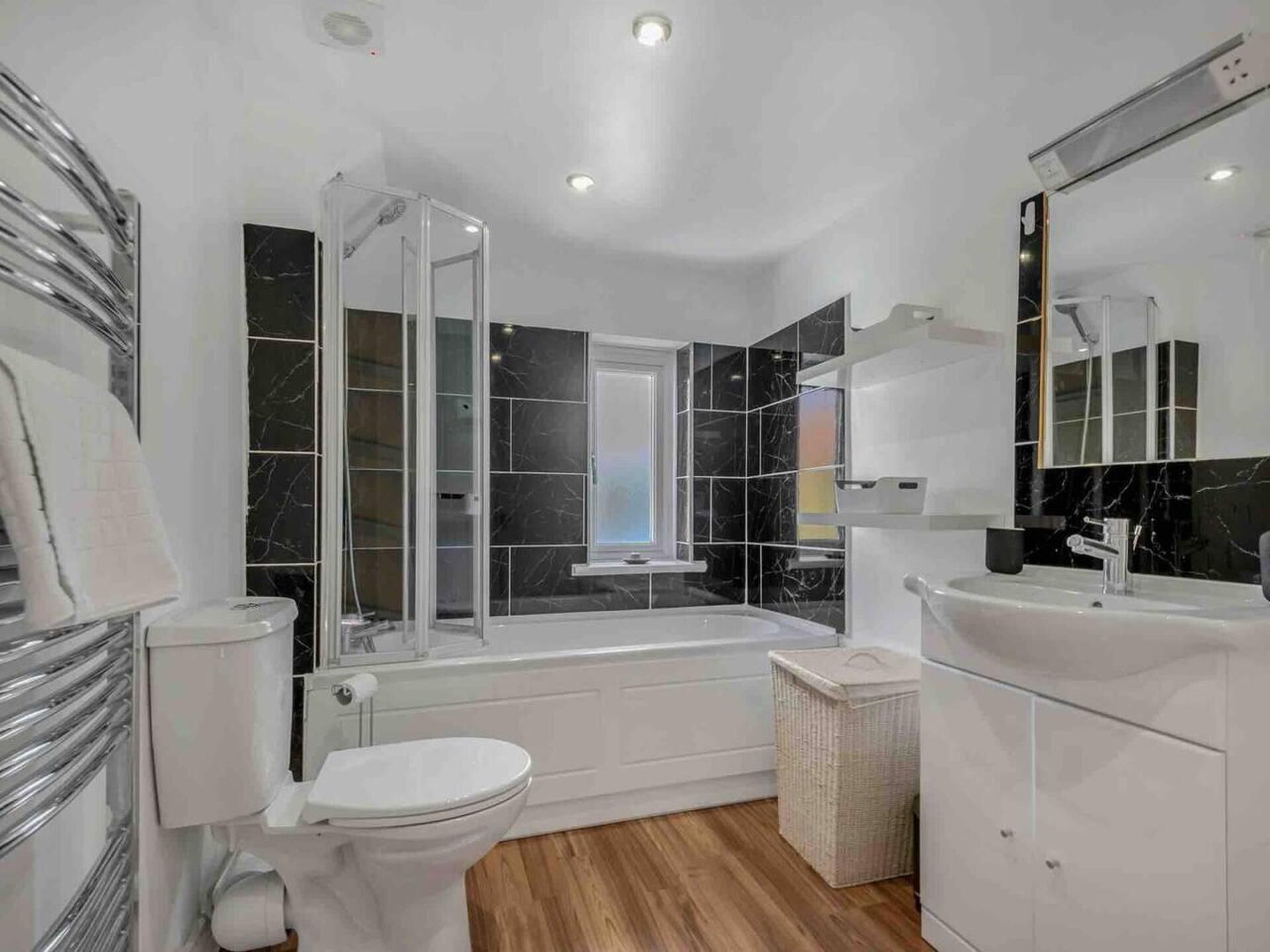 Perfect Location, dog Friendly Beautiful Home