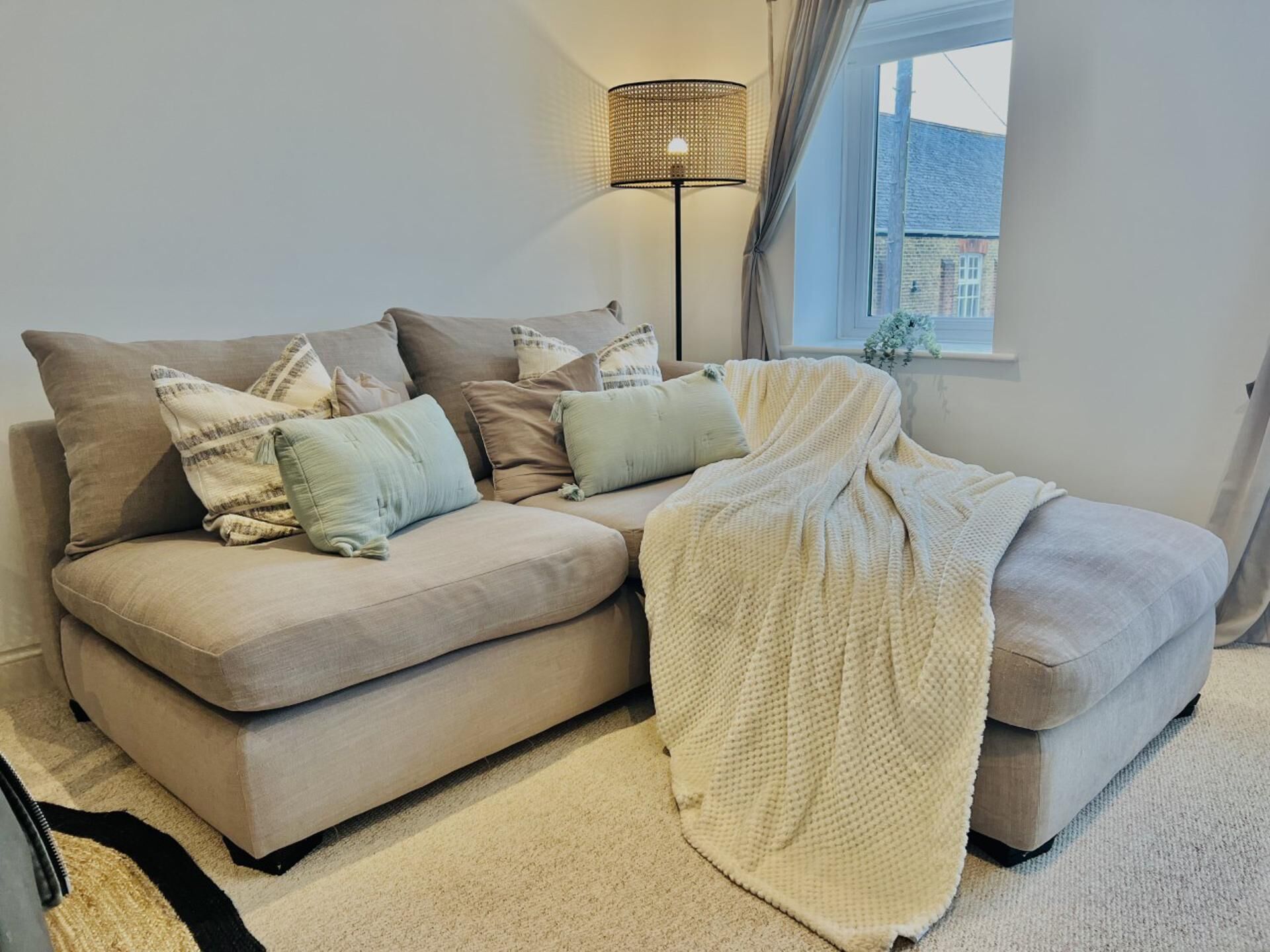 Perfect Location, dog Friendly Beautiful Home