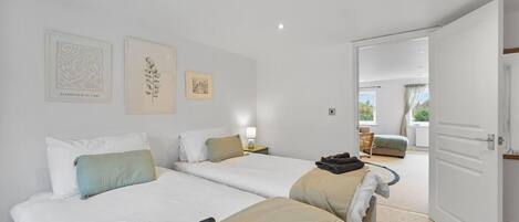 Nhà | 2 phòng ngủ, truy cập Internet không dây miễn phí, bộ trải giường