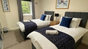 2 bedrooms, bed sheets