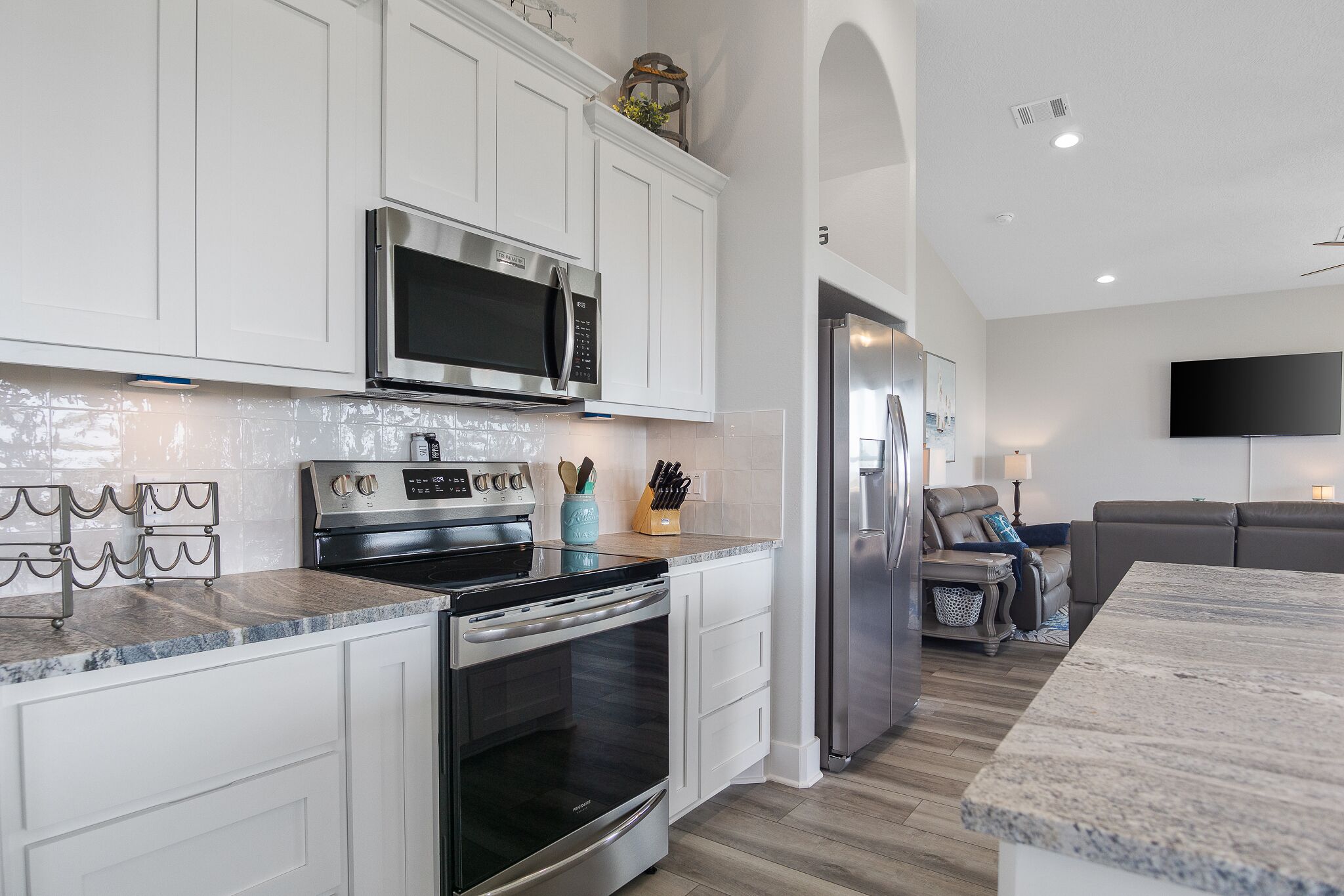 Sol Shine, Brand New! 5 BR and 3.5 BTH, Ocean View, Awesome Deck