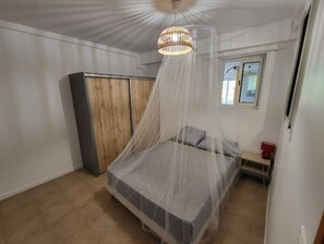 2 chambres, lit parapluie, Wi-Fi, draps fournis