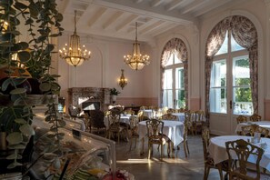 Free daily buffet breakfast - Villa Bleichröder (Heringsdorf)