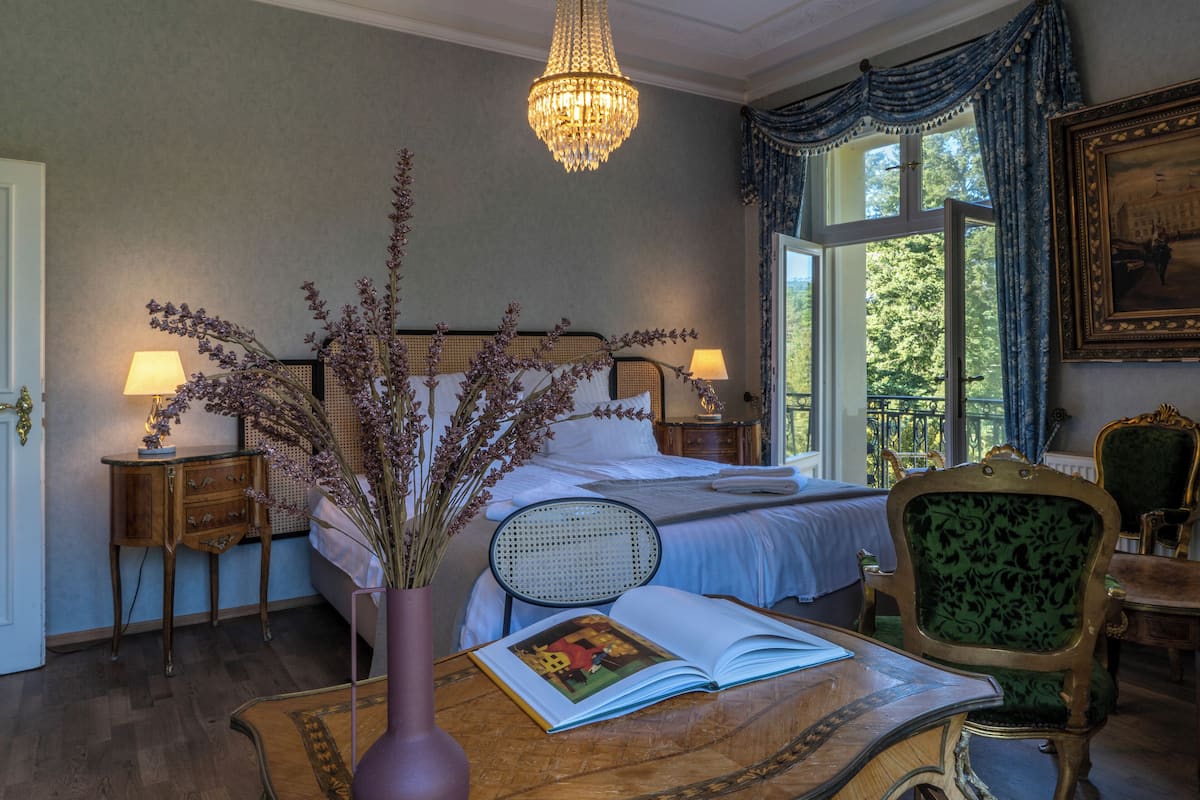 Premium Double Room | 1 bedroom, cots/infant beds, free WiFi, bed sheets