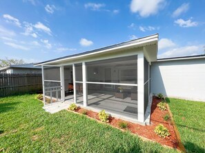Exterior - 4BR/2.5BTH Beautiful Home with Covered Patio (Orlando)