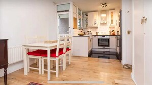 Unclassified image, 3 of 10, button - Quiet & Cosy 1BD Flat With Balcony - Tufnell Park (London)