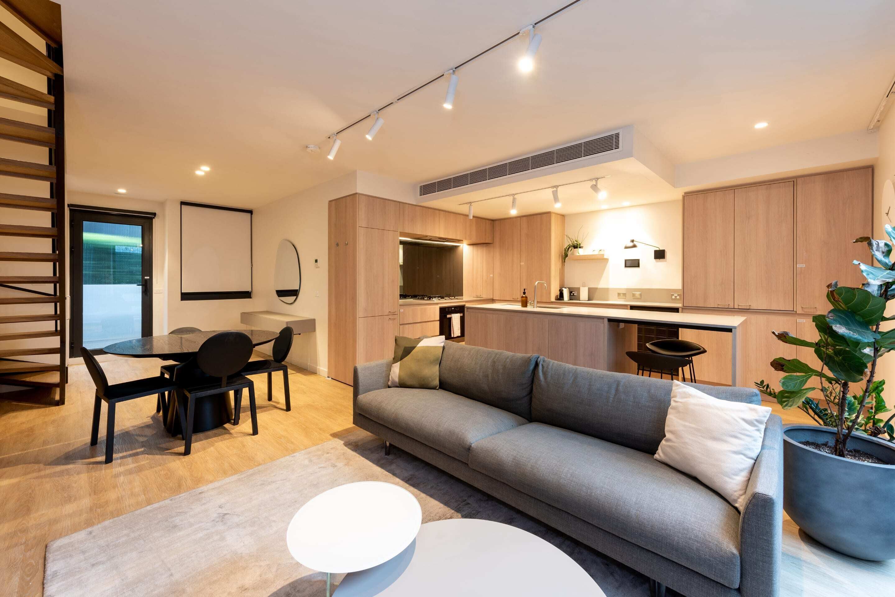 Stunning 3-bed Townhouse in South Yarra w/ Parking