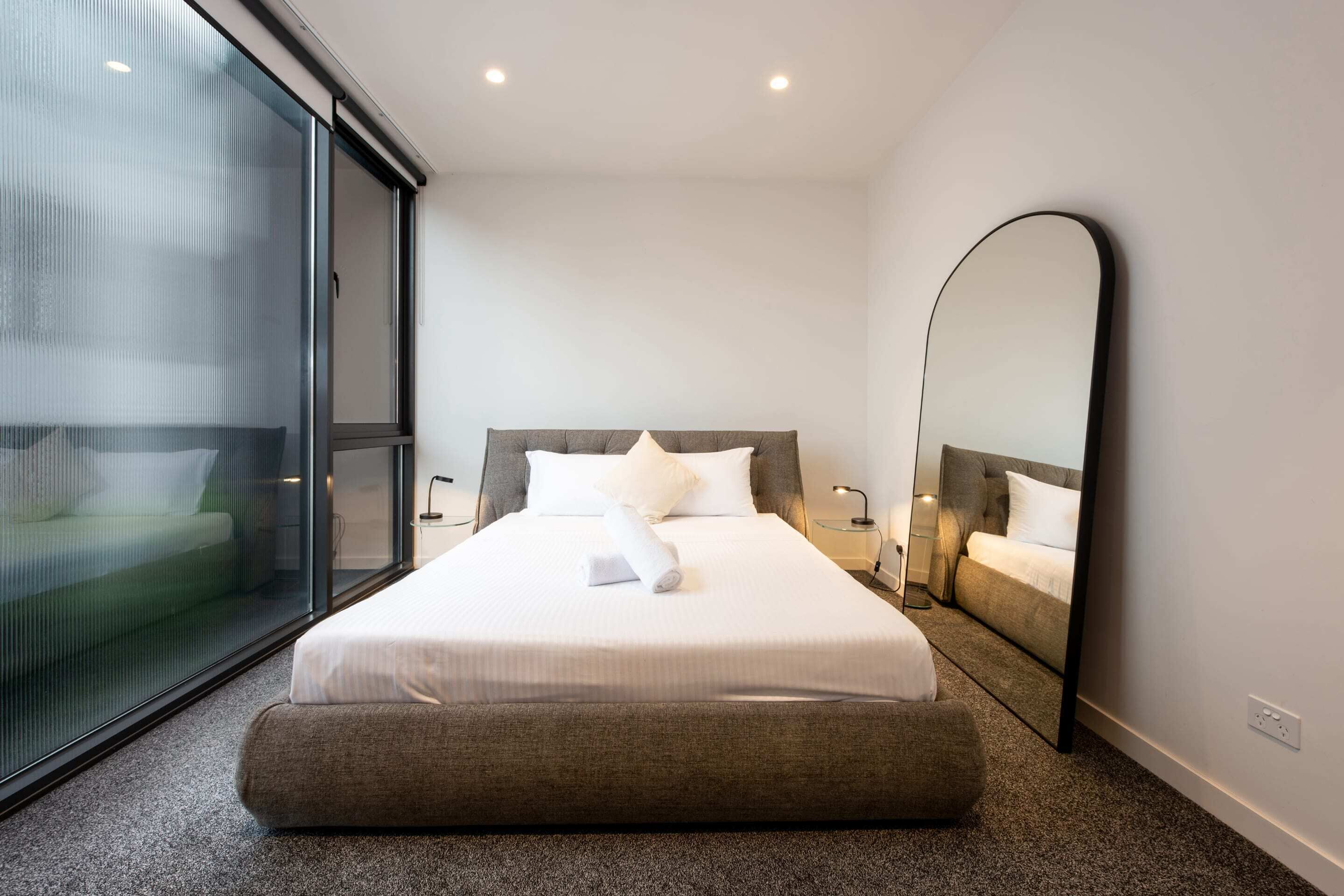 Stunning 3-bed Townhouse in South Yarra w/ Parking