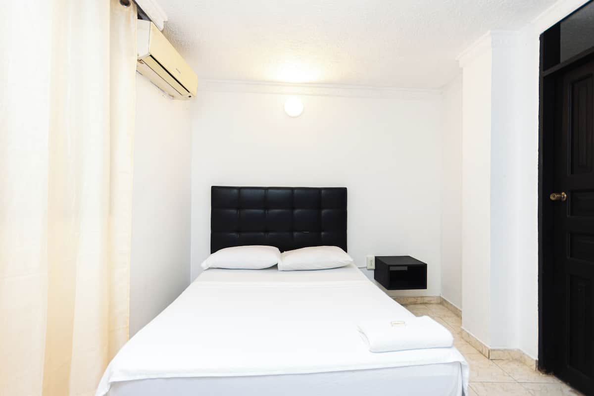 WiFi (free), bed sheets