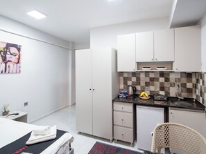 Economy-rum | Sängtillbehör av högsta kvalitet, skrivbord och arbetsyta för laptop